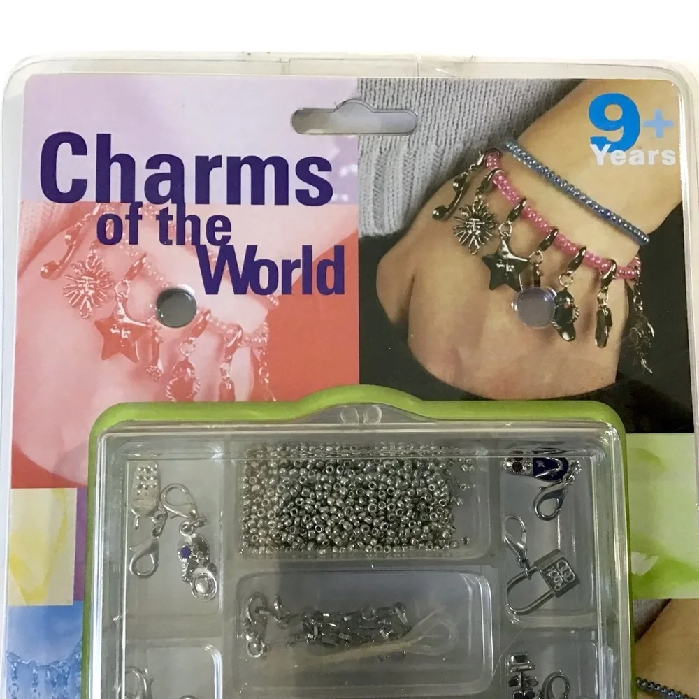 Vintage Charms Of The World Bracelet Making Kit Charms & Glass Beads Jewelry